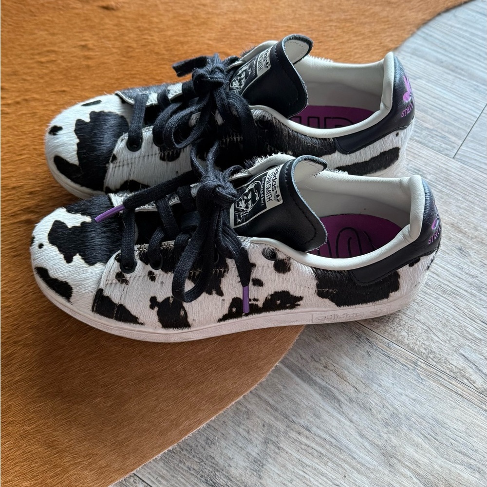 Adidas White and Black Interior Sneakers